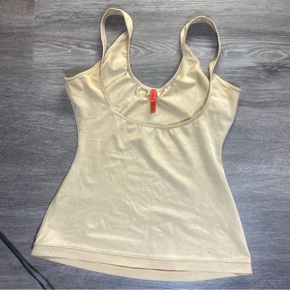 SPANX Nude Shaping Tank Top Camisole Smoothing Layering Cami - Picture 8 of 9
